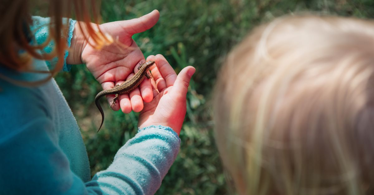 Unstructured Learning Through Exploration