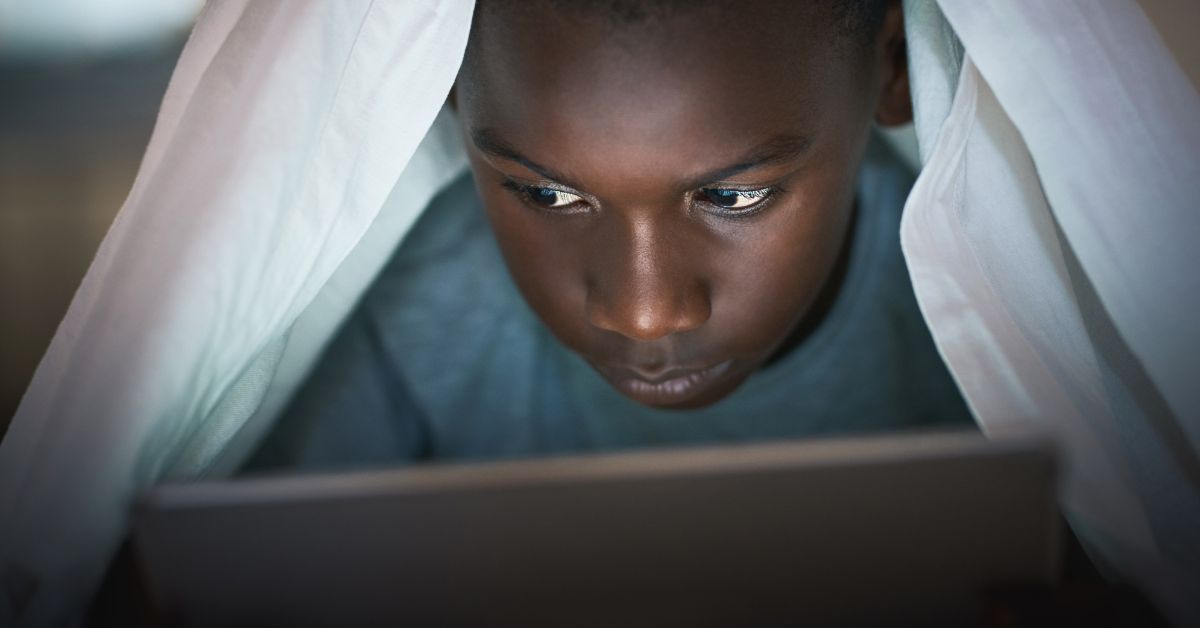 How To Ensure Your Child Stays On Track While Online_ Monitoring Their Internet Access - DKM Homeschool Resource How To Ensure Your Child Stays On Track While Online: Monitoring Their Internet Access