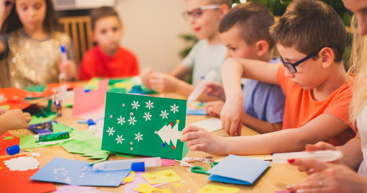 Living Books And Art For A Rich Christmas Atmosphere